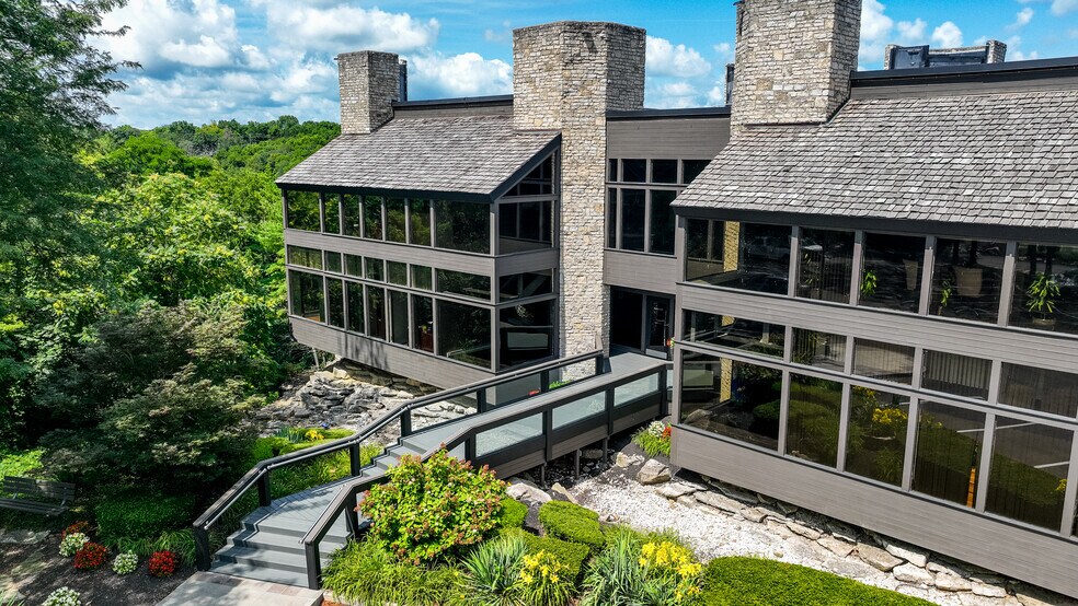6099 Riverside Dr, Dublin, OH à louer - Photo de l’immeuble – Image 1 sur 21