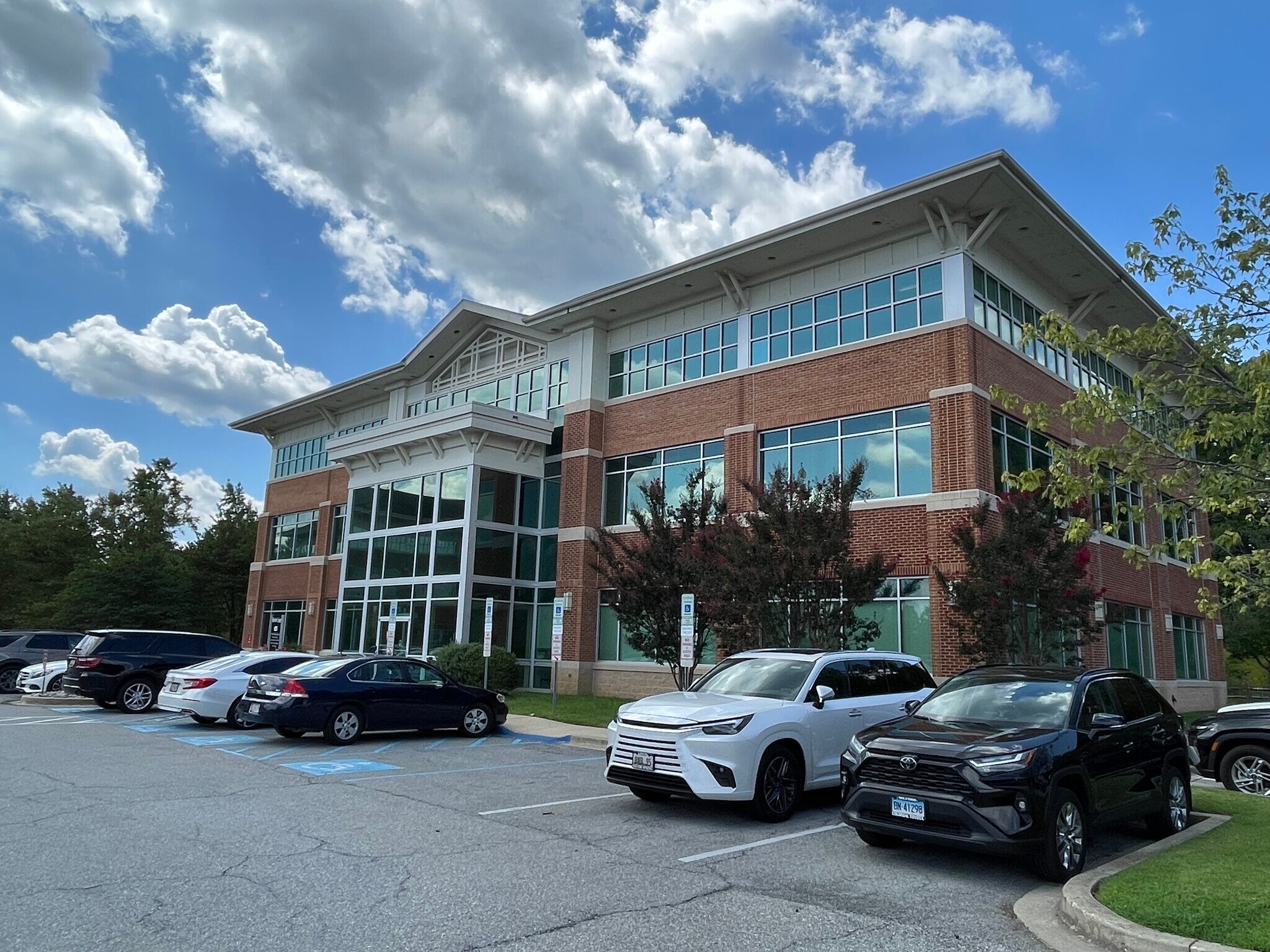 4225 Altamont Pl, White Plains, MD à vendre Photo de l’immeuble– Image 1 sur 19