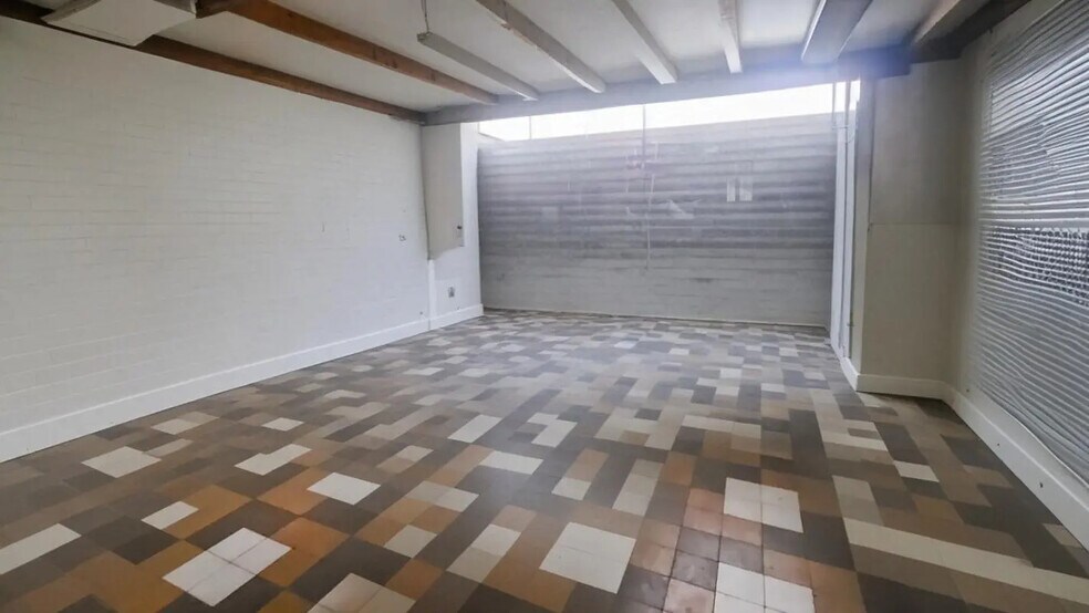 Local commercial dans Paris à vendre - Photo de l’immeuble – Image 2 sur 7