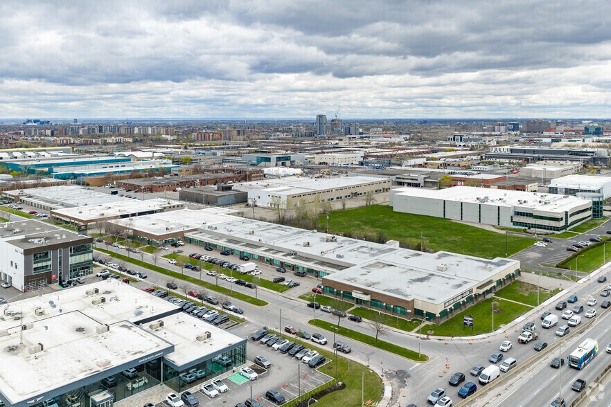 15-135 Blvd Montpellier, Montréal, QC à louer - Aérien – Image 3 sur 4