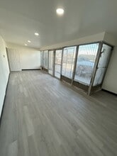 21600 Osborne St, Chatsworth, CA à louer Photo intérieure– Image 2 sur 3