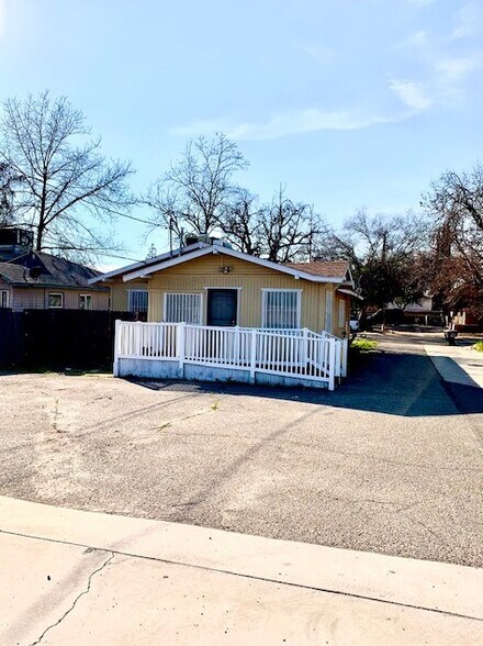 432 S Church St, Visalia, CA à louer - Photo de l’immeuble – Image 2 sur 4