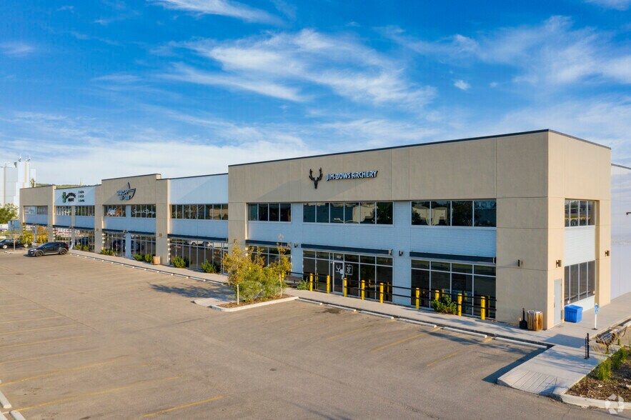 620-630 46 Av NE, Calgary, AB à louer - Photo principale – Image 1 sur 3