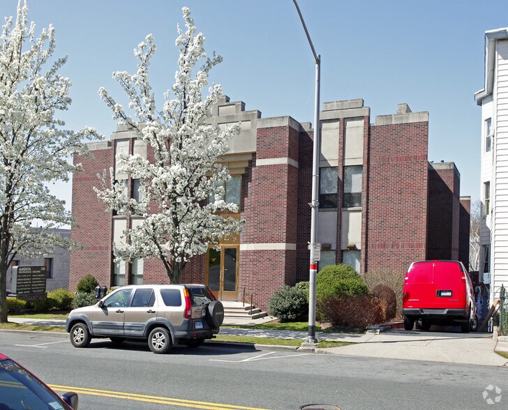 245 N Broadway, Sleepy Hollow, NY à louer - Photo de l’immeuble – Image 1 sur 2
