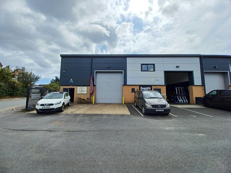5A-5G Mannings Heath Rd, Poole à louer - Photo de l’immeuble – Image 2 sur 21