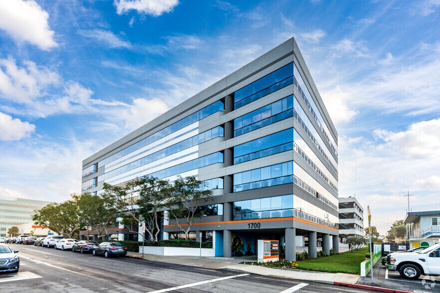 1700 E Walnut Ave, El Segundo, CA à louer - Photo de l’immeuble – Image 3 sur 14