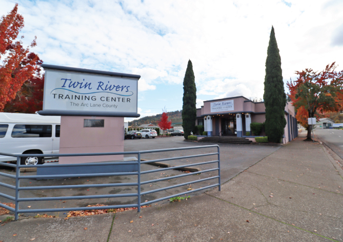 505 S A St, Springfield, OR à vendre - Photo de l’immeuble – Image 3 sur 12