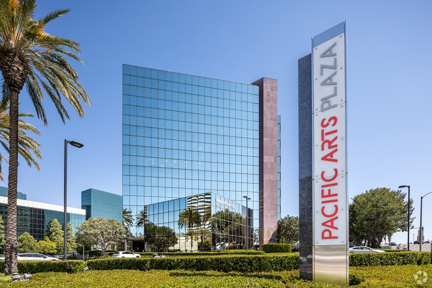 3200 Bristol St, Costa Mesa, CA à louer - Photo principale – Image 1 sur 23