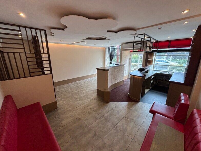 2-6 Cumbrae Dr, Ayr à louer - Photo de l’immeuble – Image 2 sur 3