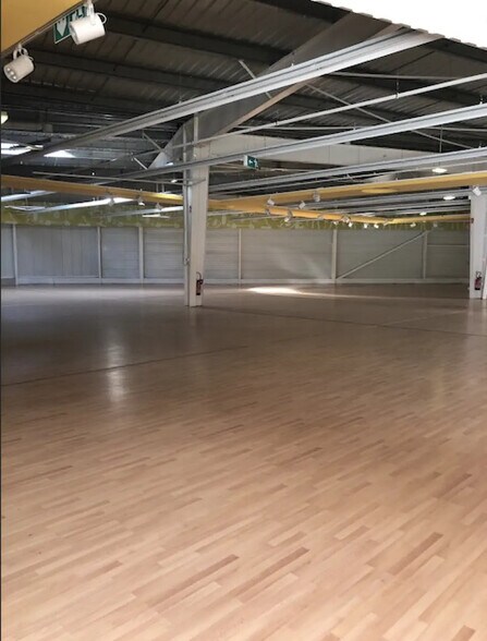 Local commercial dans Maurepas à louer - Photo intérieure – Image 3 sur 6