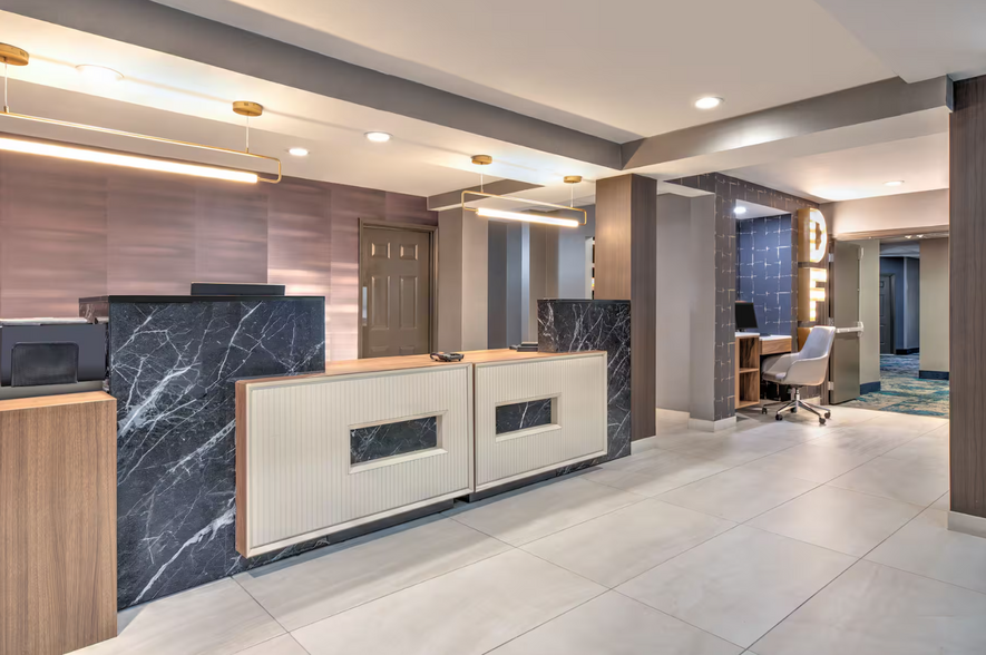4850 W John Carpenter Fwy, Irving, TX à vendre - Photo de l’immeuble – Image 2 sur 21