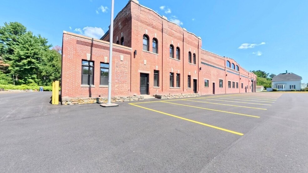 179 Main St, Salem, NH à louer - Photo de l’immeuble – Image 1 sur 5