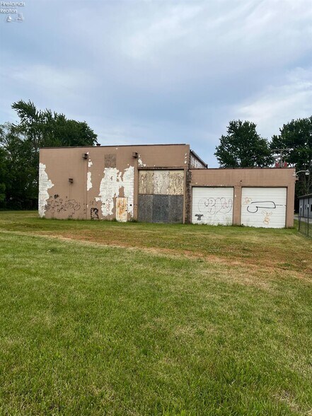 1020 N 5th St, Fremont, OH à vendre - Photo de l’immeuble – Image 2 sur 5