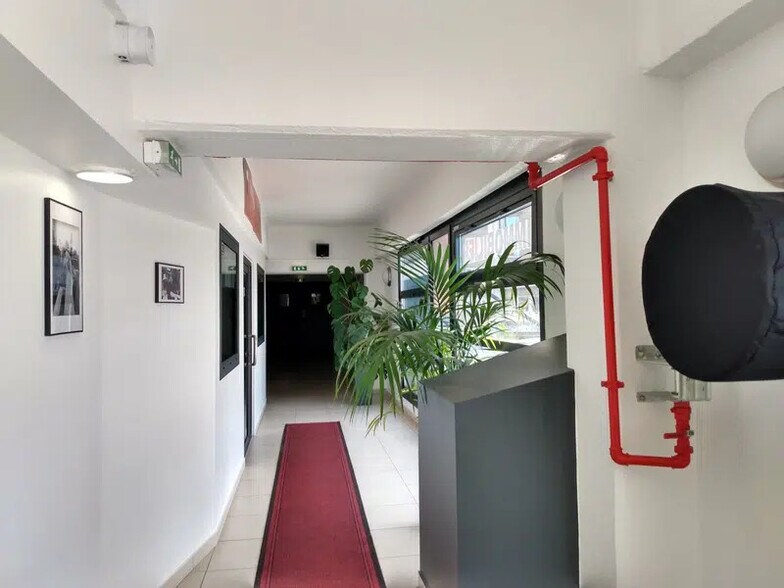 Local commercial dans Bourgoin-Jallieu à vendre - Photo intérieure – Image 1 sur 9