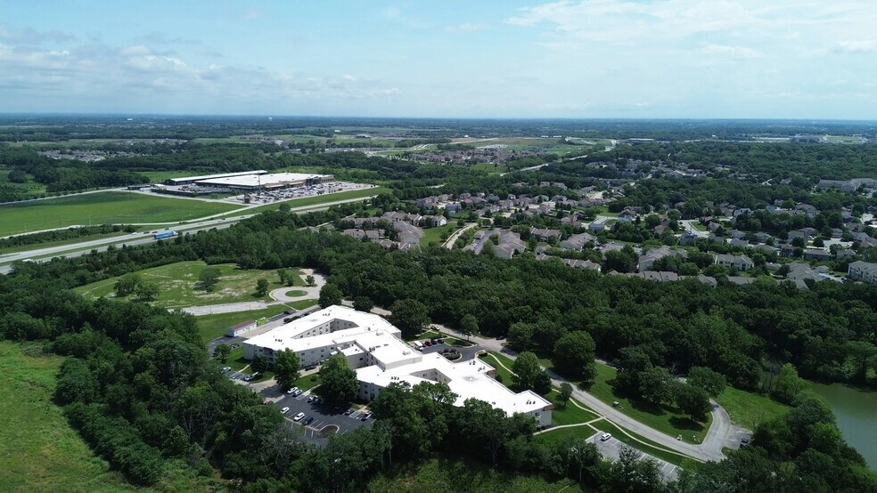 8405 N Cosada Dr, Kansas City, MO à vendre - Photo principale – Image 1 sur 1