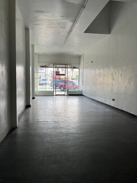 6207-6209 Pacific Blvd, Huntington Park, CA à louer - Photo intérieure – Image 3 sur 8