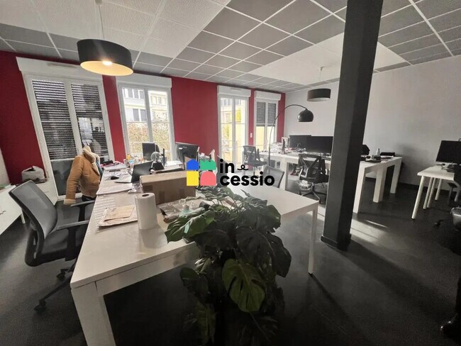 Plus de détails pour Bureau à vendre