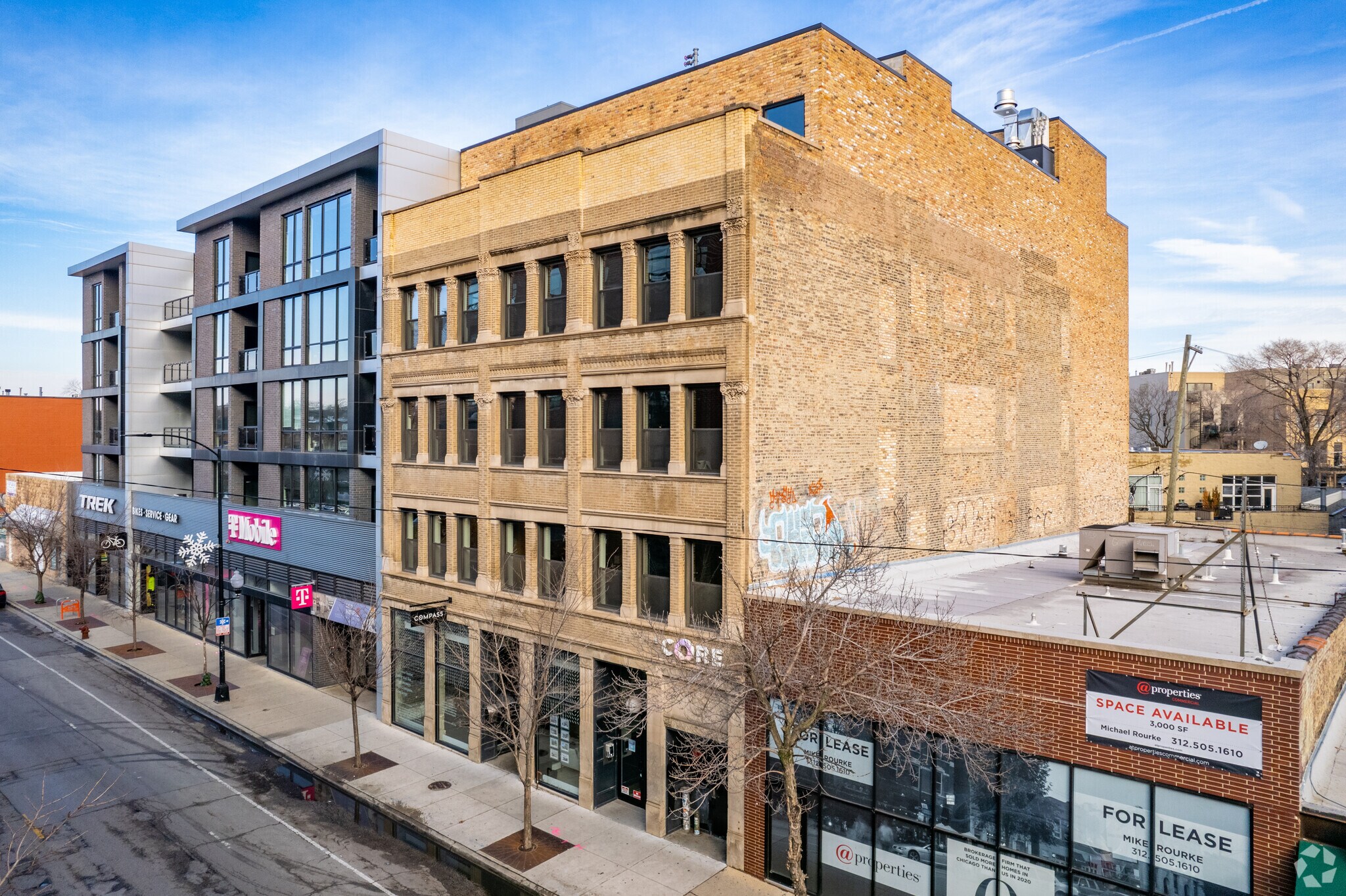 1643 N Milwaukee Ave, Chicago, IL à louer Photo principale– Image 1 sur 4
