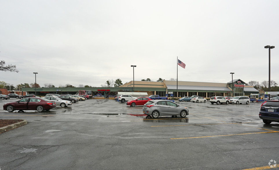 27 Gansevoort Rd, South Glens Falls, NY à louer - Photo de l’immeuble – Image 3 sur 6