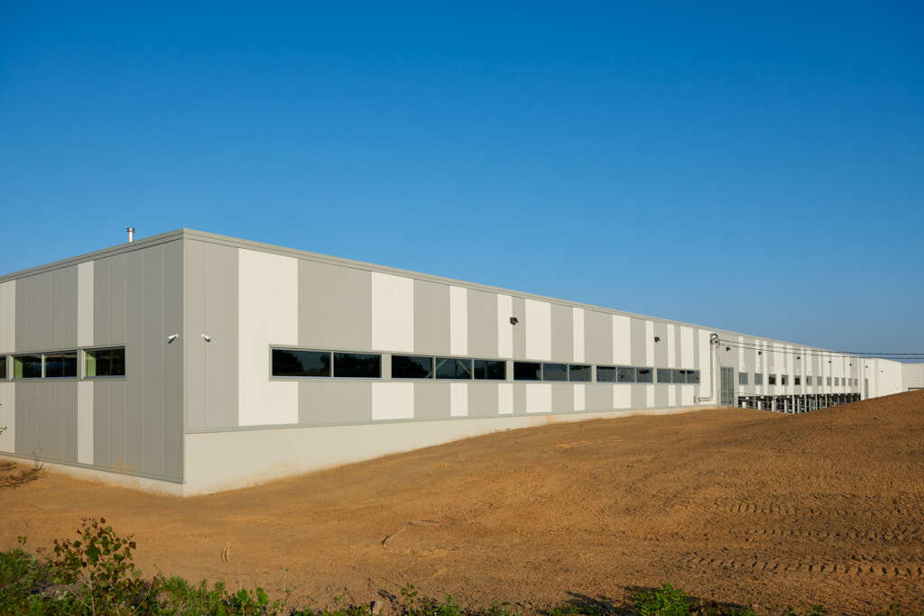 8000-8020 Blaise-Pascal Ave, Montréal, QC à louer Photo de l’immeuble– Image 1 sur 7