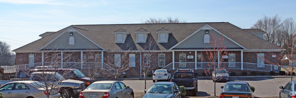435 Nissan Dr, Smyrna, TN à louer - Photo de l’immeuble – Image 3 sur 11
