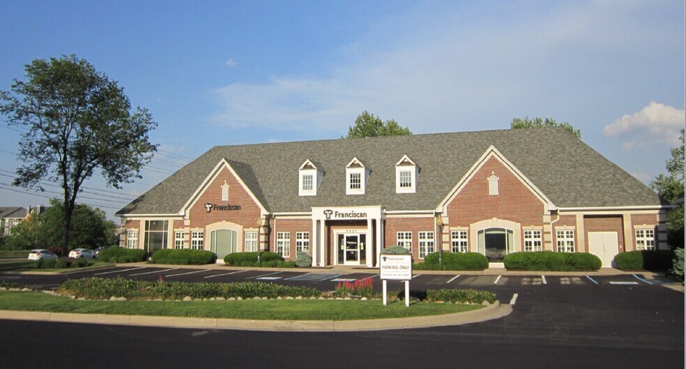 4527 E 82nd St, Indianapolis, IN à louer - Photo de l’immeuble – Image 2 sur 3