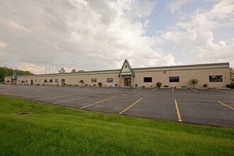3521 Briarfield Blvd, Maumee, OH à louer Photo de l’immeuble– Image 1 sur 3