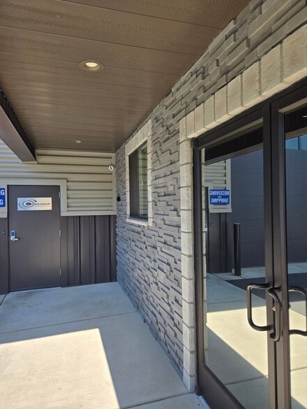 1535 NE Miller St, Mcminnville, OR à louer - Photo de l’immeuble – Image 3 sur 15