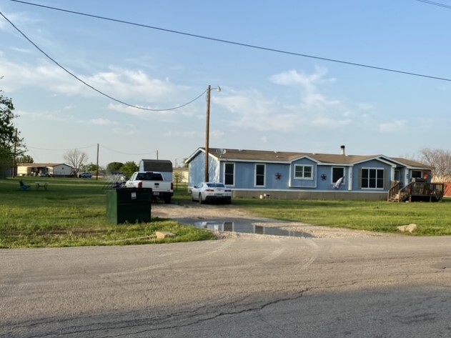 11638 Sam Reynolds Rd, Justin, TX à vendre - Photo principale – Image 1 sur 1