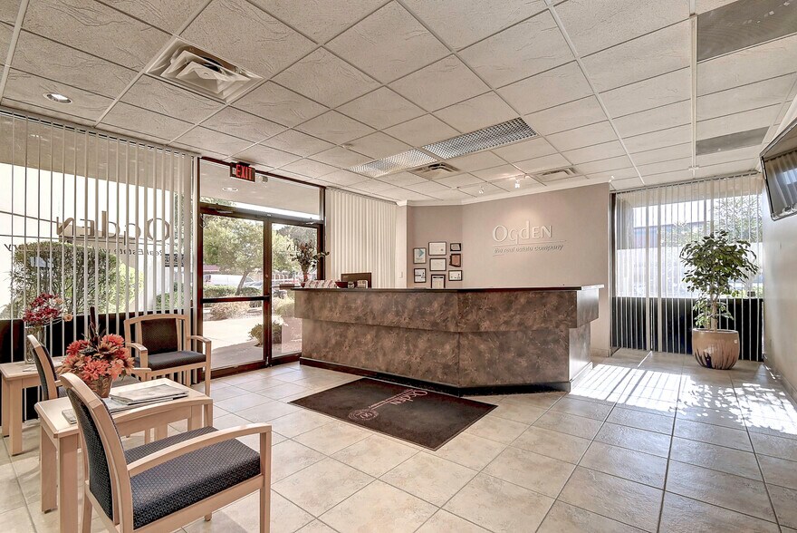 1901 E University Dr, Mesa, AZ à vendre - Photo de l’immeuble – Image 3 sur 7