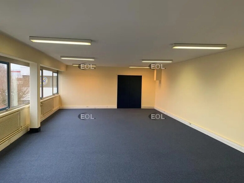 Industriel/Logistique dans Tremblay-en-France à louer - Photo de l’immeuble – Image 3 sur 4