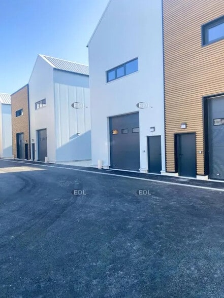 Local d’activités dans Bagnolet à louer - Photo de l’immeuble – Image 3 sur 10