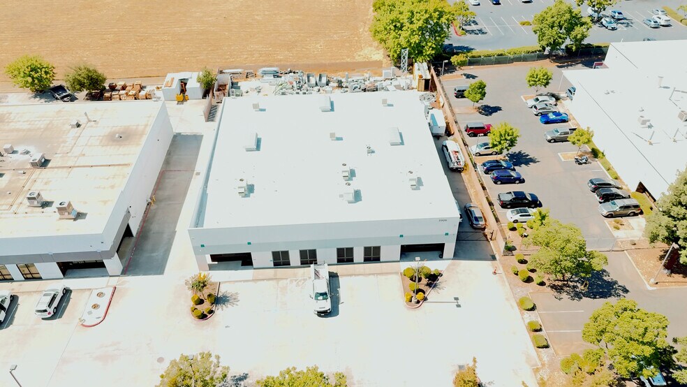 3906 Kristi Ct, Sacramento, CA à louer - Photo de l’immeuble – Image 3 sur 8