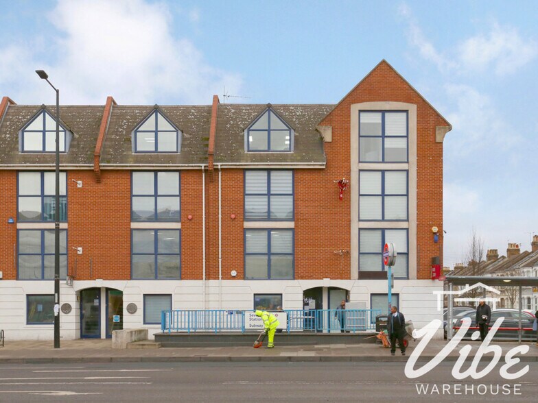 214-218 High Rd, Londres à louer - Photo de l’immeuble – Image 2 sur 8