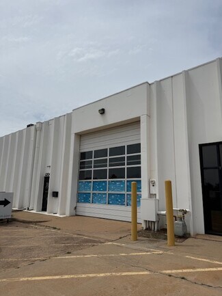 Plus de détails pour 1200 W Rock Creek Rd, Norman, OK - Local d'activités à louer