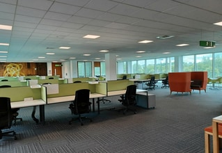 550 Oracle Parkway, Reading à louer Photo intérieure– Image 2 sur 2