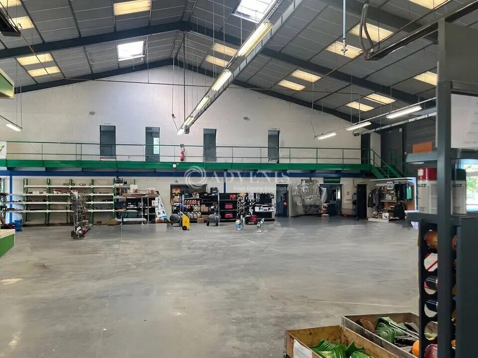 Local d'activités dans Véretz à vendre Photo intérieure– Image 1 sur 8