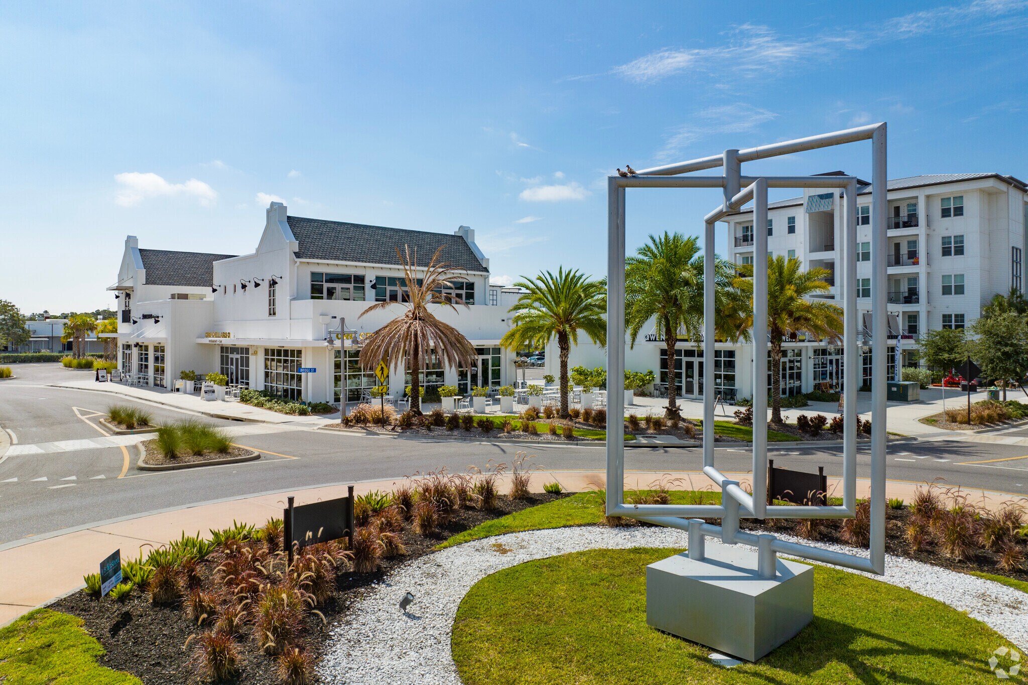 5212 Bridge St, Tampa, FL à louer Photo principale– Image 1 sur 19