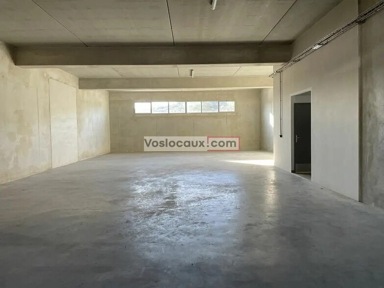 Local d’activités dans Valbonne à louer - Photo de l’immeuble – Image 3 sur 4