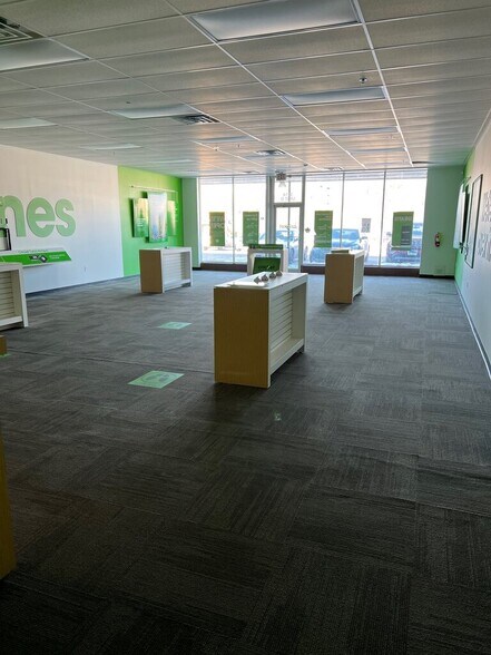 3212-3214 Auburn St, Rockford, IL à louer - Photo de l’immeuble – Image 3 sur 20