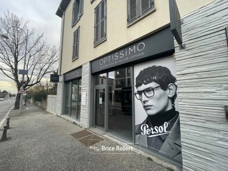 201 Avenue Charles De Gaulle, Limonest à louer - Photo de l’immeuble – Image 2 sur 9
