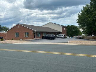 Plus de détails pour 1020 Jefferson Hwy, Staunton, VA - Bureau à vendre