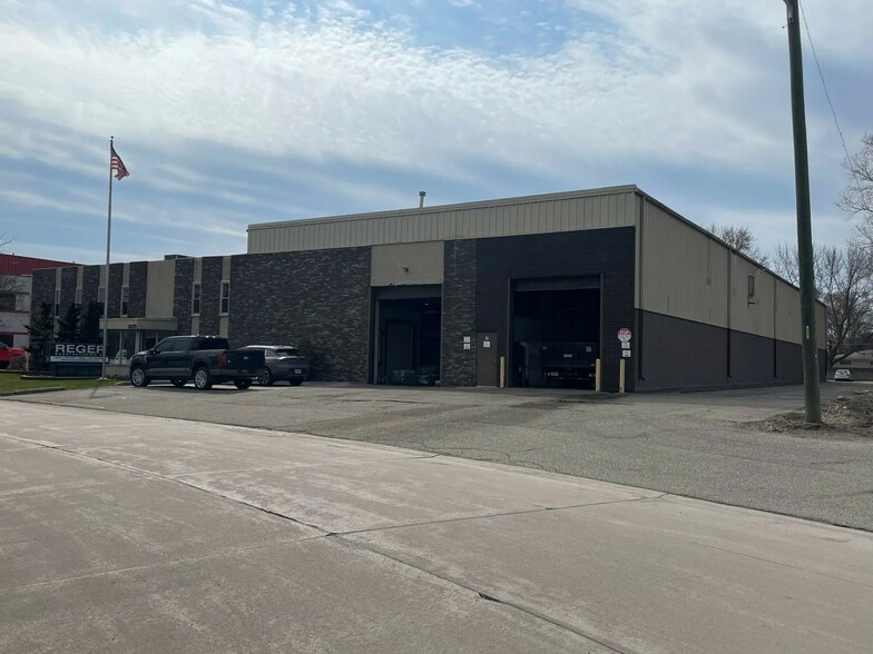 31375 Fraser Dr, Fraser, MI à vendre - Photo de l’immeuble – Image 2 sur 2