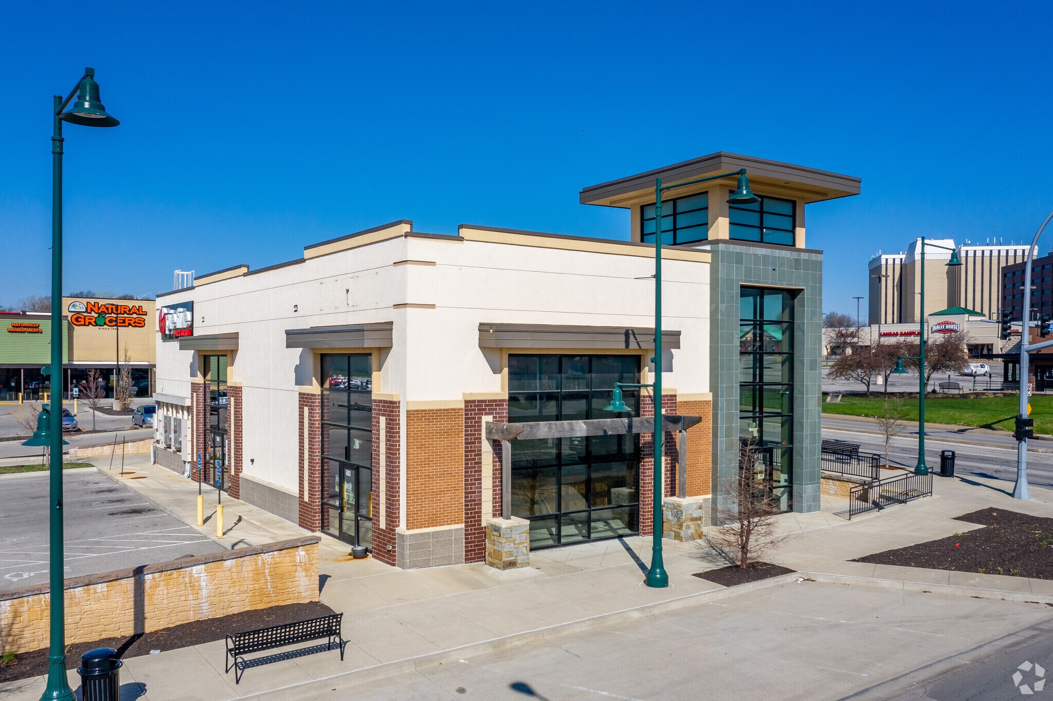 6803-6809 Johnson Dr, Mission, KS à louer Photo principale– Image 1 sur 3