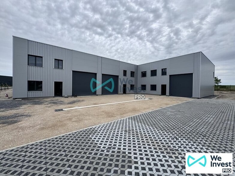 Local d'activités dans Bétheny à vendre - Photo de l’immeuble – Image 2 sur 5
