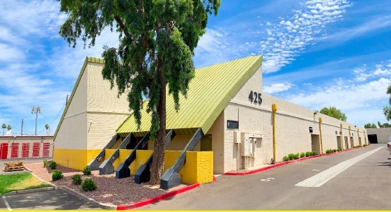 410 S Perry Ln, Tempe, AZ à louer - Photo de l’immeuble – Image 2 sur 8