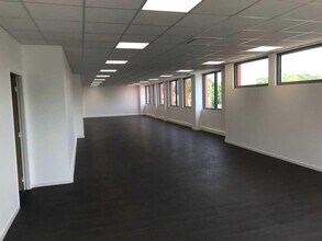 21 Avenue De Norvège, Villebon-sur-Yvette à louer Photo intérieure– Image 1 sur 4