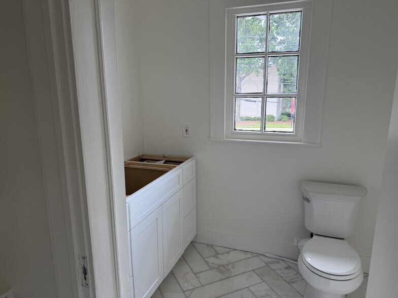 3201 NE Peachtree Rd, Atlanta, GA à louer - Photo de l’immeuble – Image 3 sur 9