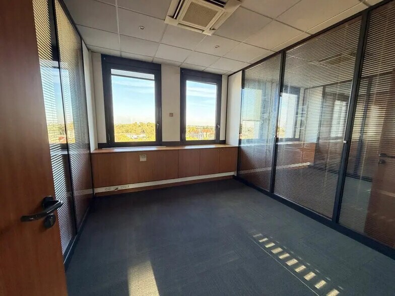 Bureau dans Bordeaux à louer - Photo de l’immeuble – Image 2 sur 7