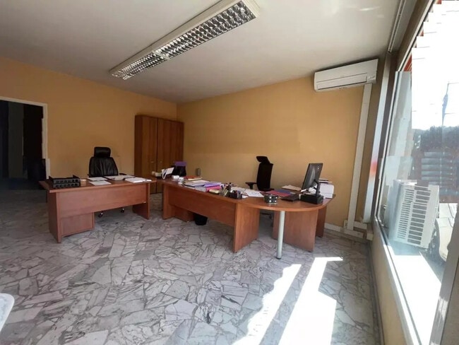 Plus de détails pour Local commercial à vendre